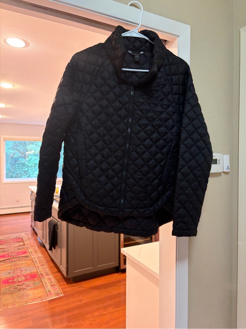 Athleta Black Quilted Diamond-Pattern Puffer Jacket